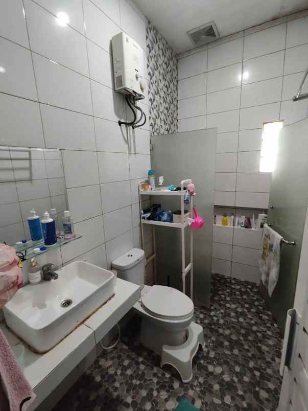 dijual rumah tidar