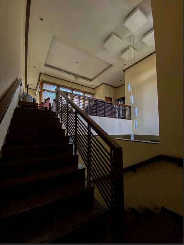 dijual rumah turangga buah batu 7 5 m nego