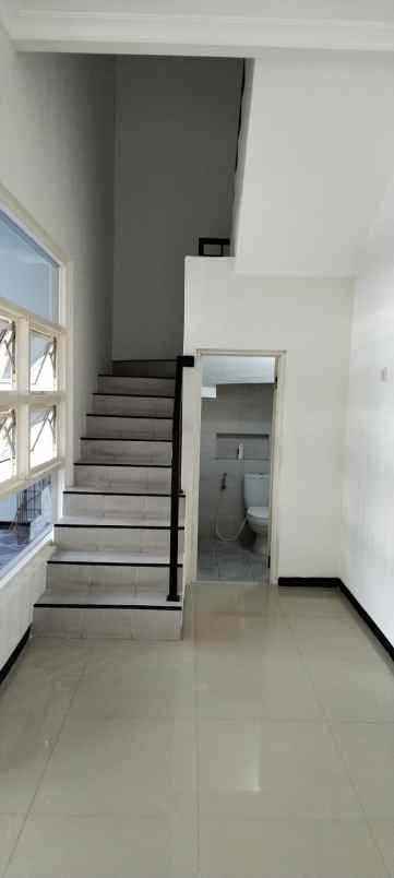 dijual rumah urban mansion