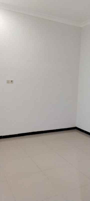 dijual rumah urban mansion