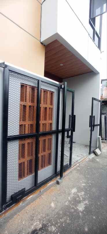 dijual rumah utan kayu