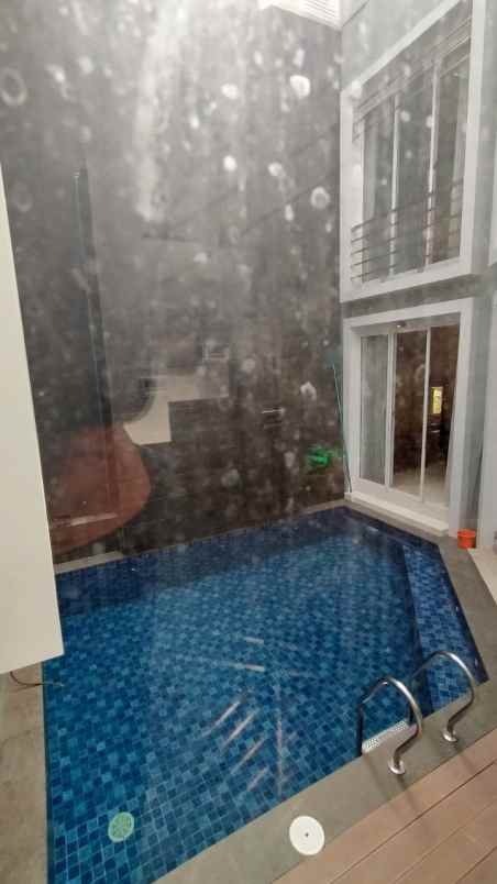 dijual rumah vila bukit regency 1