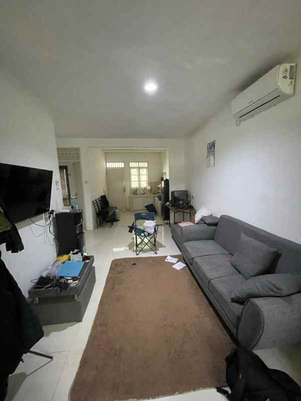 dijual rumah villa bintaro regency