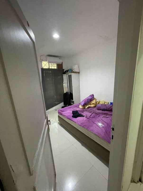 dijual rumah villa bintaro regency