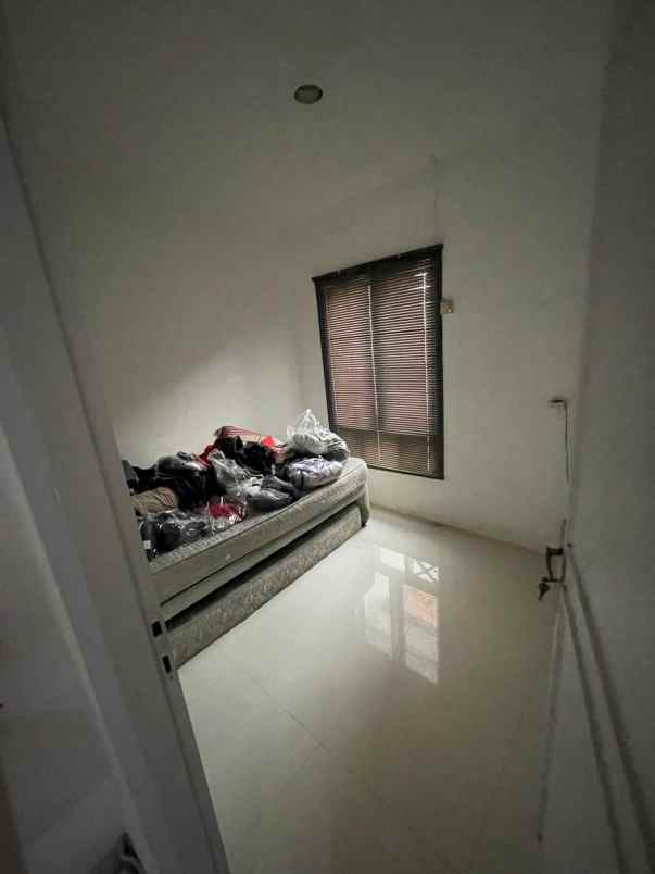 dijual rumah villa bintaro regency