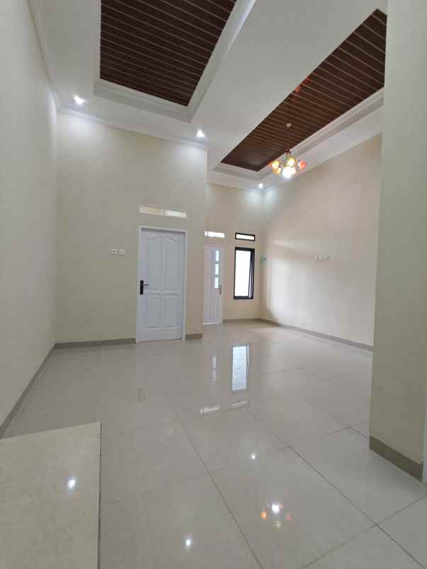 dijual rumah villa gading harapan 3