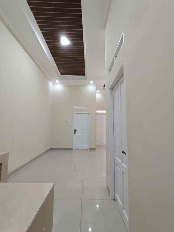 dijual rumah villa gading harapan 3