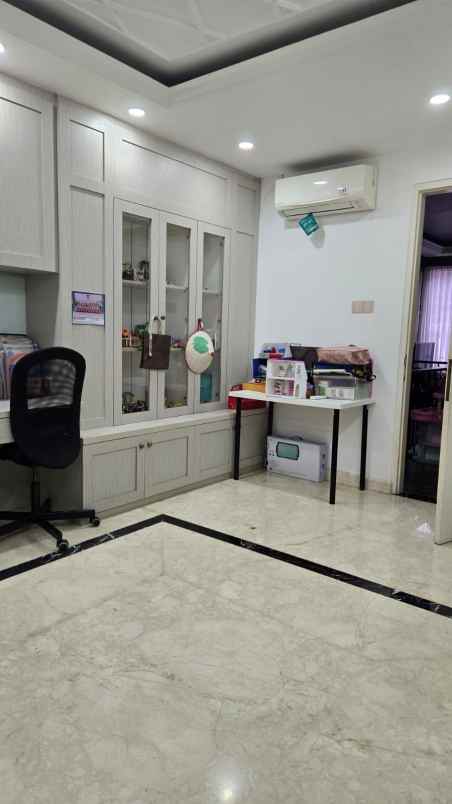 dijual rumah villa gading indah kelapa