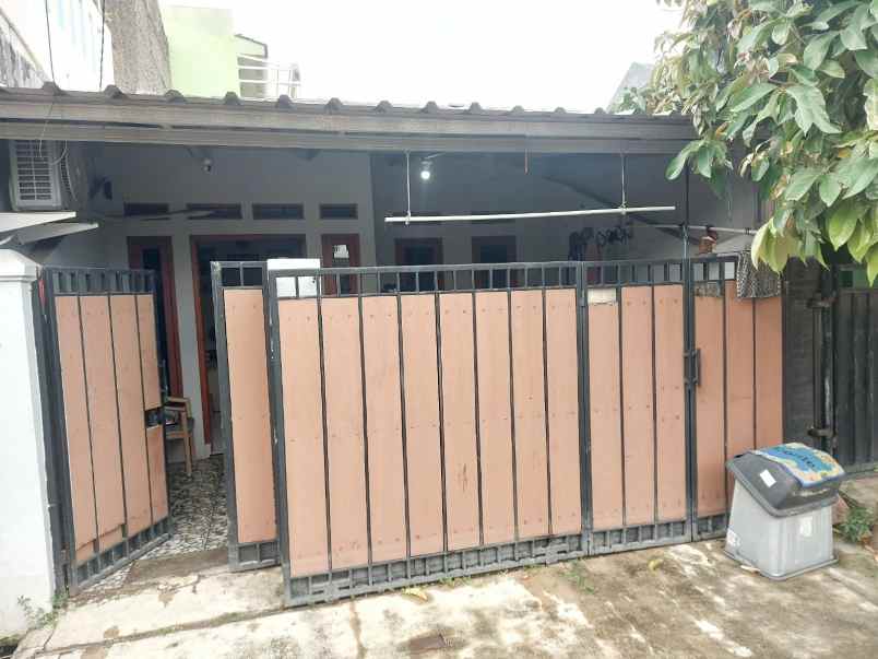 dijual rumah villa mutiara gading 2