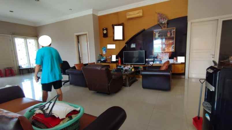 dijual rumah villa permata gading