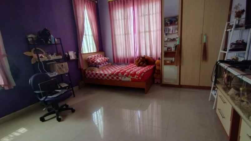 dijual rumah villa permata gading
