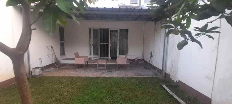dijual rumah wanakerta