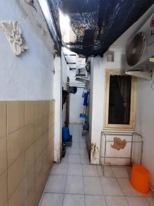 dijual rumah wirokerten