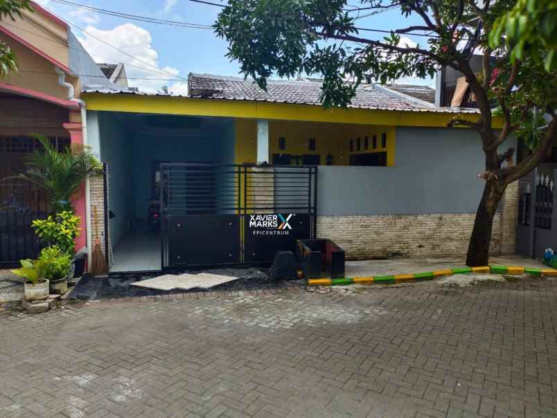 dijual rumah wisma lidah kulon
