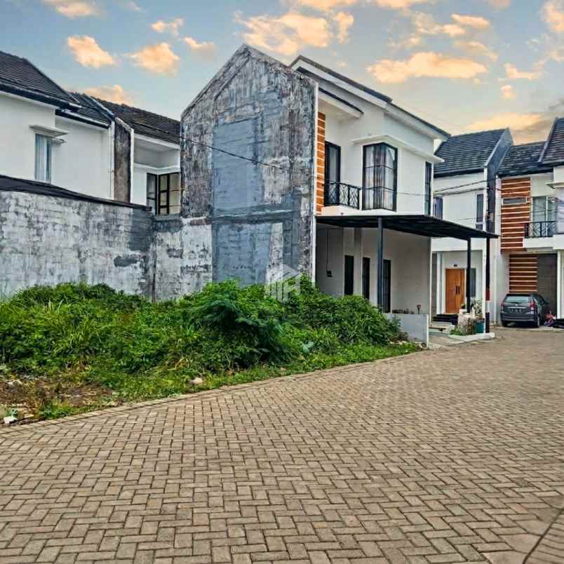 dijual tanah perumahan arumba