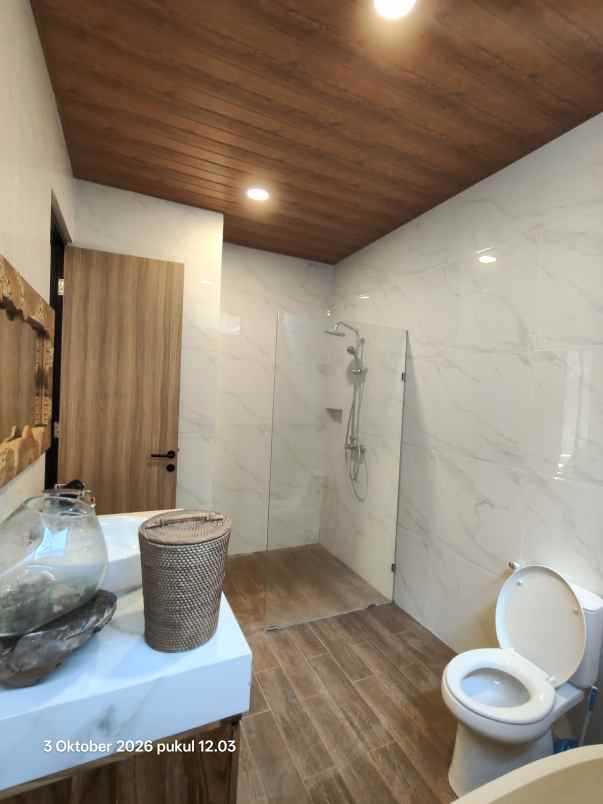 dijual villa kemenuh sukawati bali