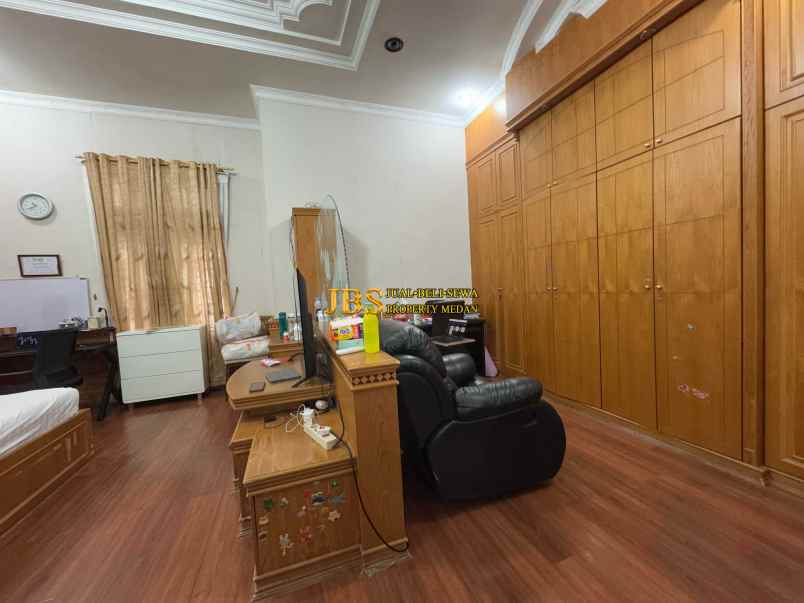 dijual villa komplek cemara asri jalan