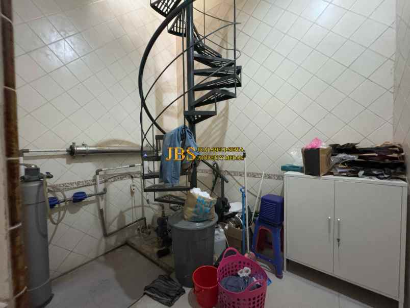 dijual villa komplek cemara asri jalan