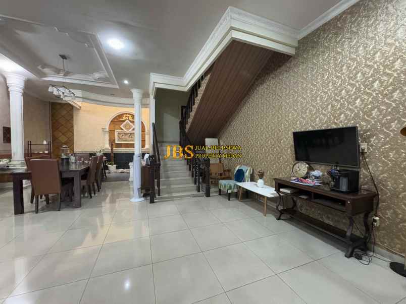 dijual villa komplek cemara asri jalan