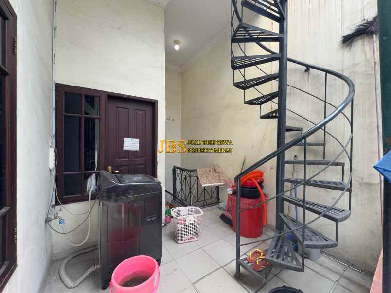 dijual villa komplek cemara asri jalan