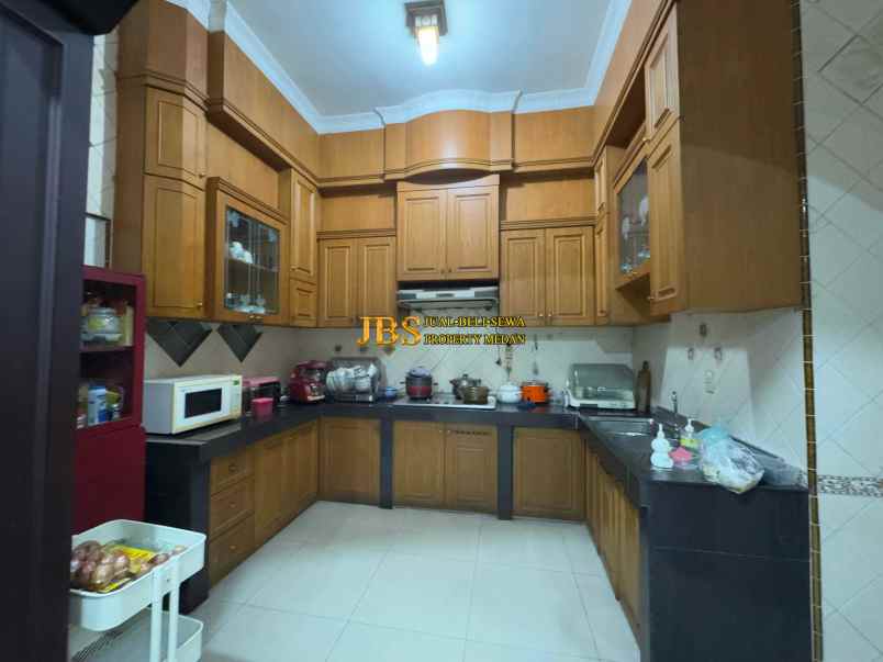 dijual villa komplek cemara asri jalan