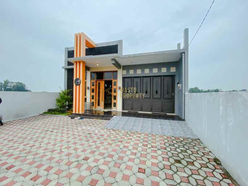 dijual villa tamanmartani kec kalasan