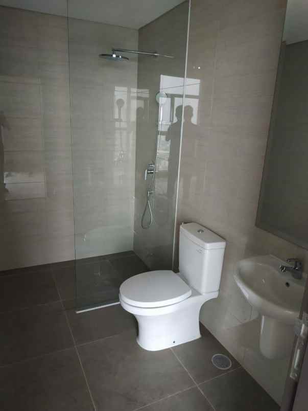 disewakan apartemen st moritz kembangan jakarta barat