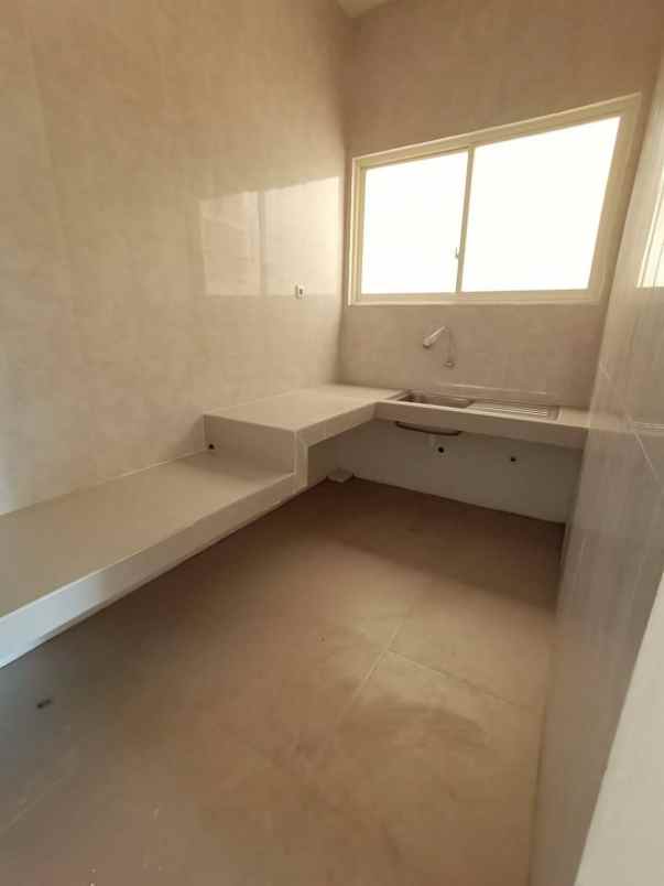 disewakan ruko gudang kantor dian istana