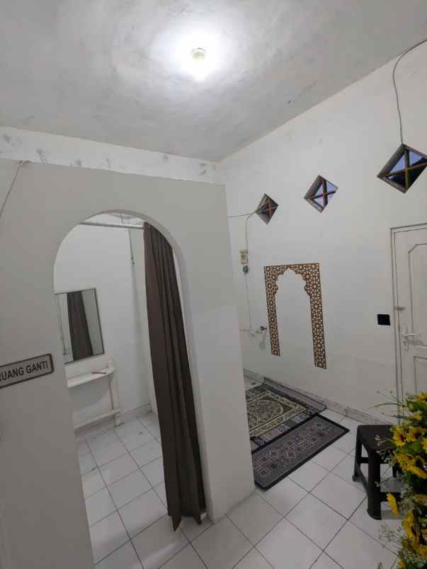 disewakan ruko strategis 2 lantai jalan provinsi