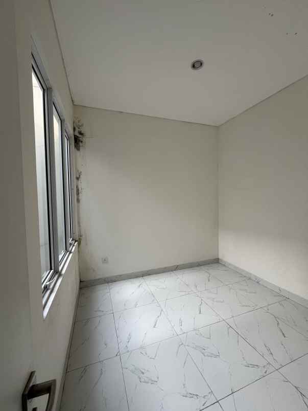 disewakan rumah cluster regalia lavon cikupa tangerang