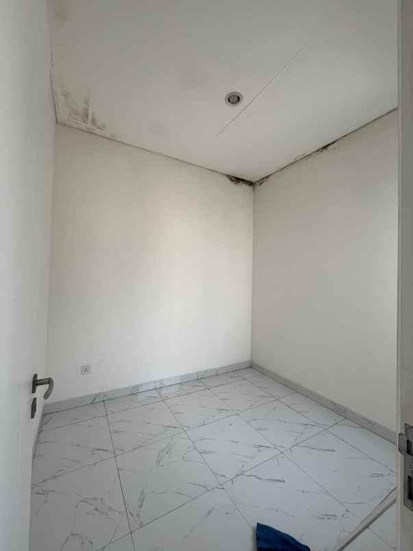 disewakan rumah cluster regalia lavon cikupa tangerang