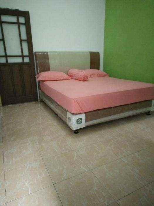 disewakan rumah jl dr angka karangjengkol