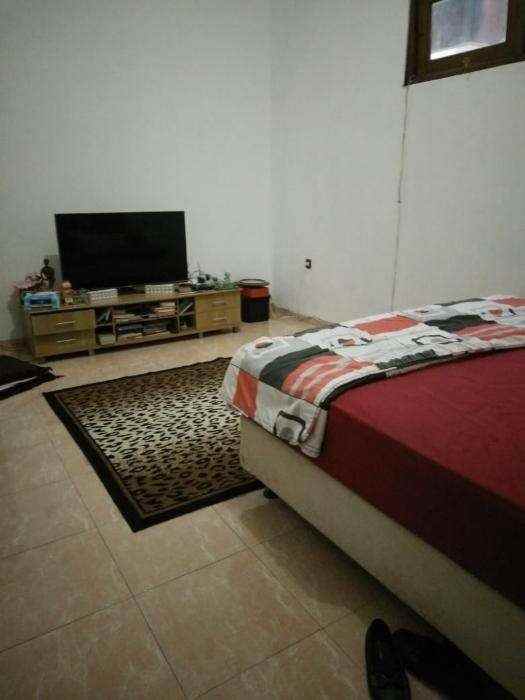 disewakan rumah jl dr angka karangjengkol