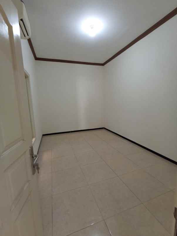 disewakan rumah klampis