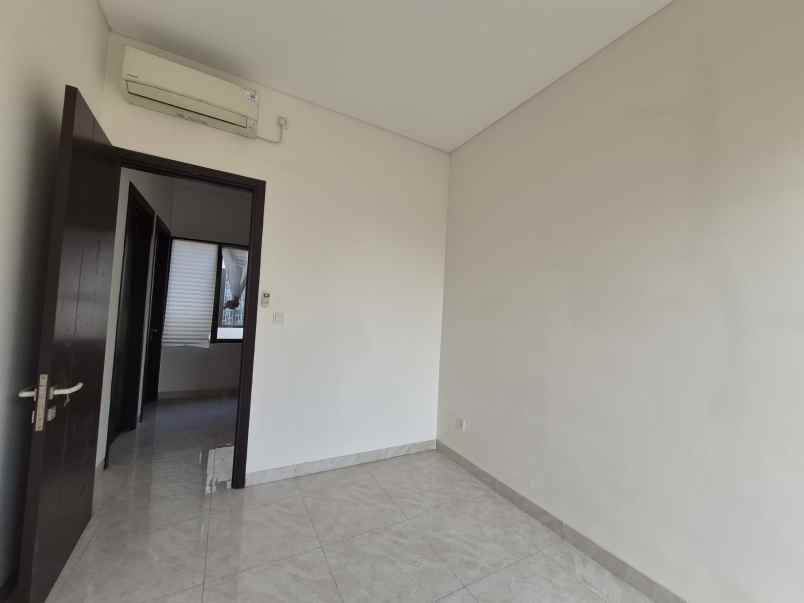 disewakan rumah lavon swan city cikupa