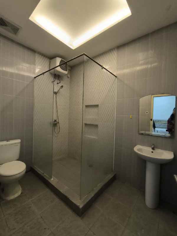 disewakan rumah simpang darmo permai selatan