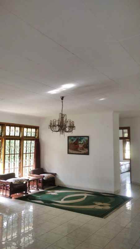 disewakan villa alamat jalan cisarua km 85