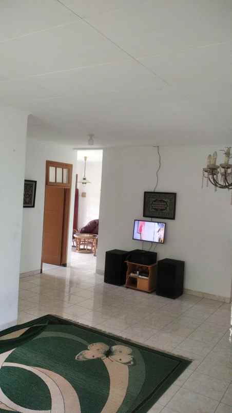 disewakan villa alamat jalan cisarua km 85