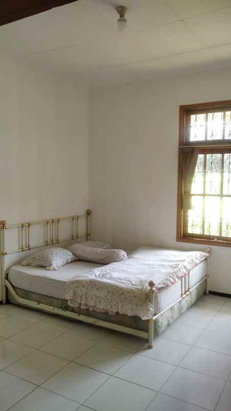 disewakan villa alamat jalan cisarua km 85