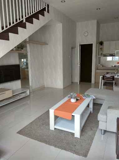 elegan dan modern rumah minimalis 2 lantai di bintaro