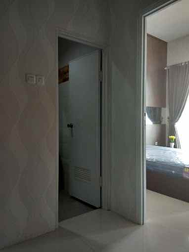 elegan dan modern rumah minimalis 2 lantai di bintaro