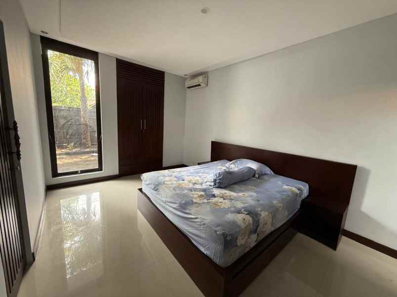 for rent semi villa house in canggu bali