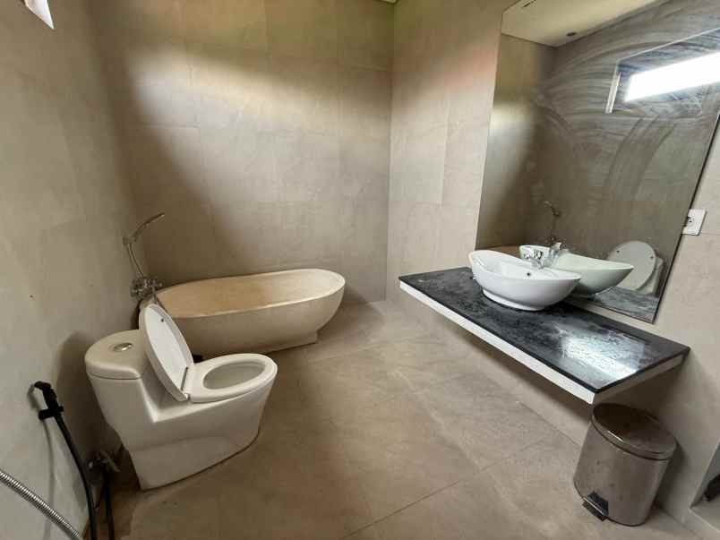 for rent semi villa house in canggu bali