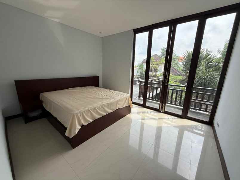 for rent semi villa house in canggu bali
