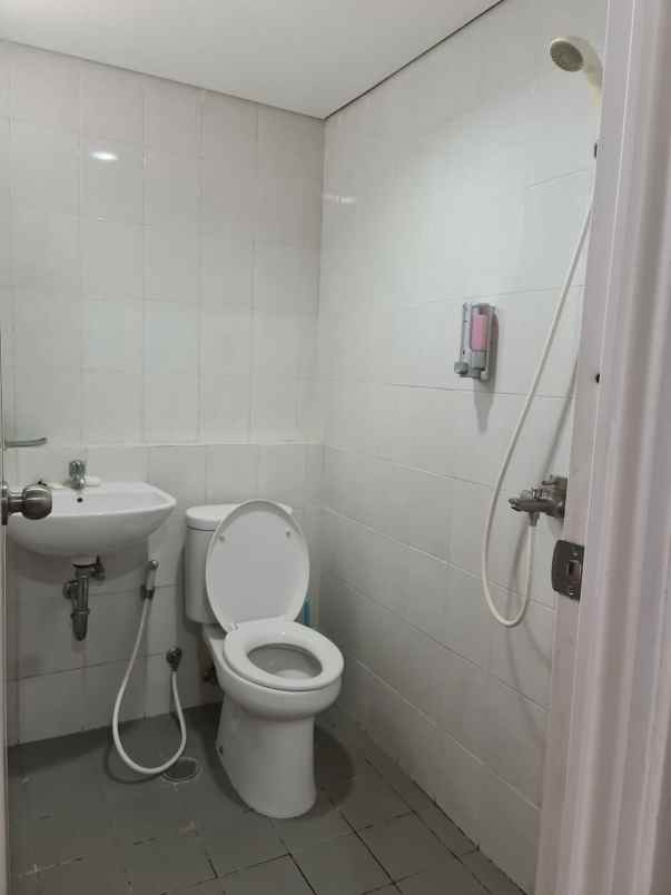 gunawangsa merr tower a full furnish lt 21 surabaya