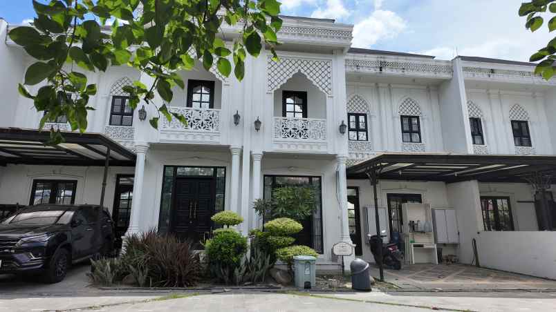 hunian megah 2 lantai di pekanbaru