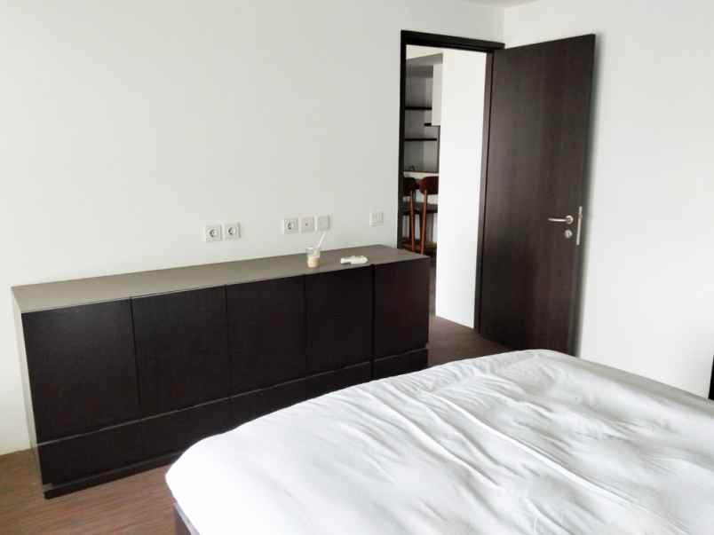 jual apartemen orange county lippo cikarang 2br