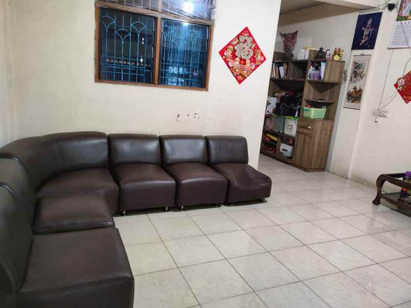 jual rumah bentuk ruko