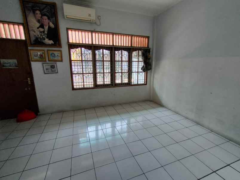 jual rumah bentuk ruko