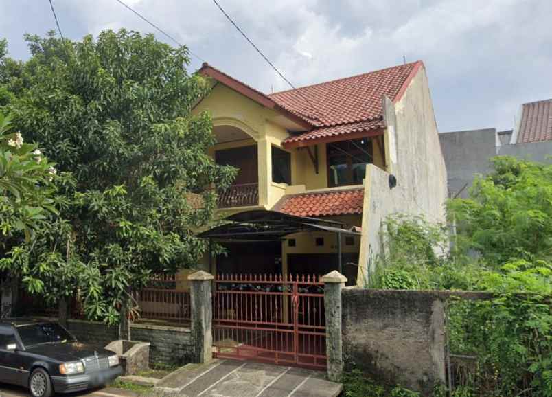 jual rumah dua lantai di perum billymoon jakarta timur